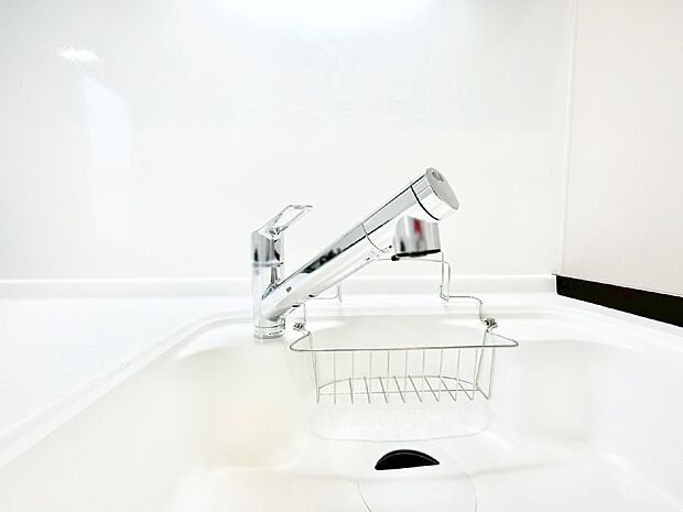 いつでも清潔なおいしいお水を。一つの水栓で水道水と浄水を使い分け。