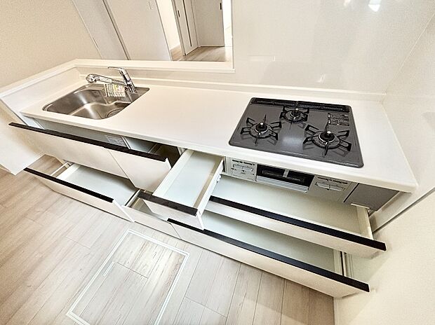 使いやすさを優先したスライド式収納タイプ!