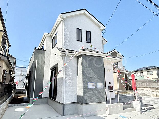 たっぷりの陽光と開放感に包まれる明るい住まい  