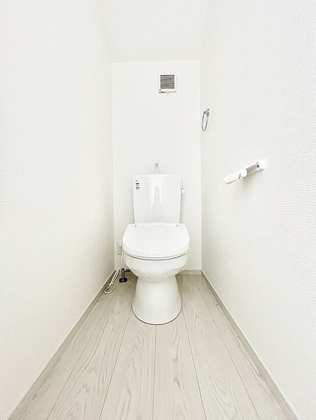 トイレは温水洗浄機能付き