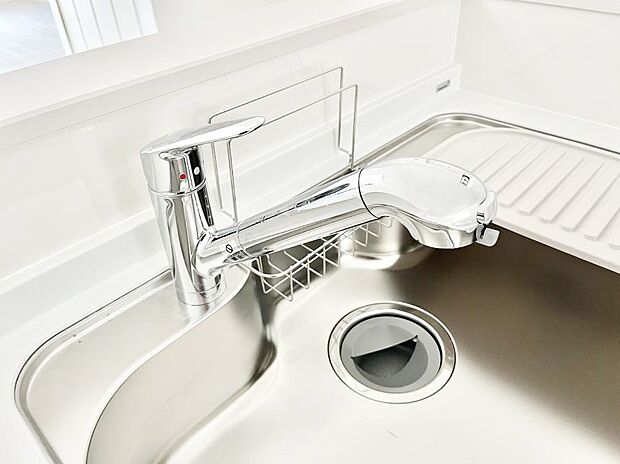 いつでも清潔なおいしいお水を。一つの水栓で水道水と浄水を使い分け。