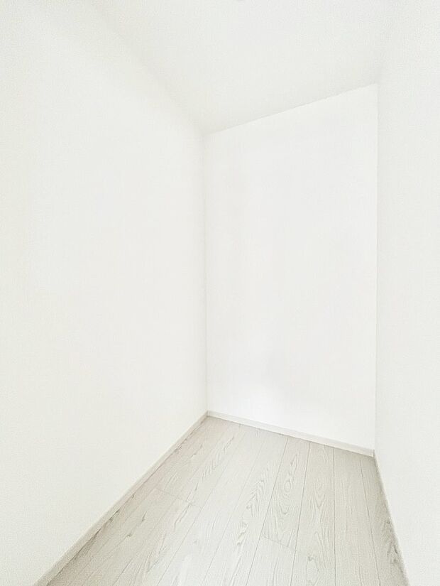 ウォークインクローゼットの活用で生活空間スッキリ