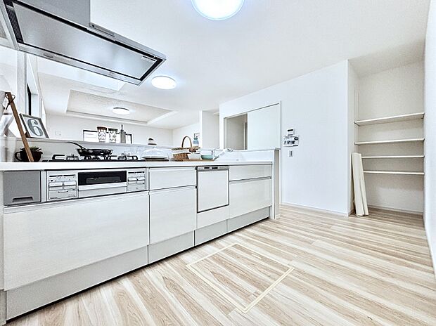 ゆとりあるキッチンではご家族と楽しくお料理ができます。