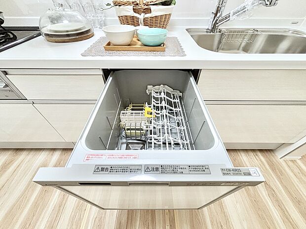 面倒なお片づけは食洗機にお任せ！家事の負担が減って、時間にも気持ちにもゆとりができます。