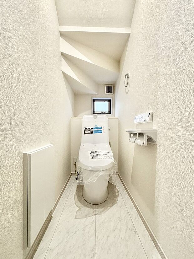 明るく清潔感のあるトイレです。 