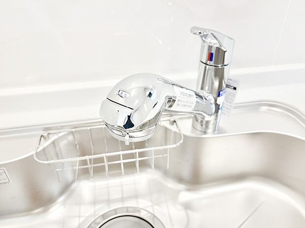 いつでも清潔なおいしいお水を。一つの水栓で水道水と浄水を使い分け。