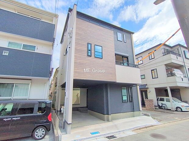 たっぷりの陽光と開放感に包まれる明るい住まい