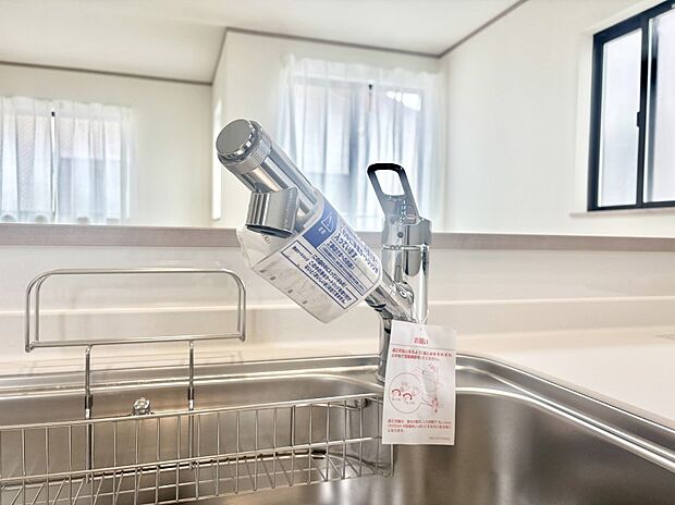 いつでも清潔なおいしいお水を。一つの水栓で水道水と浄水を使い分け。