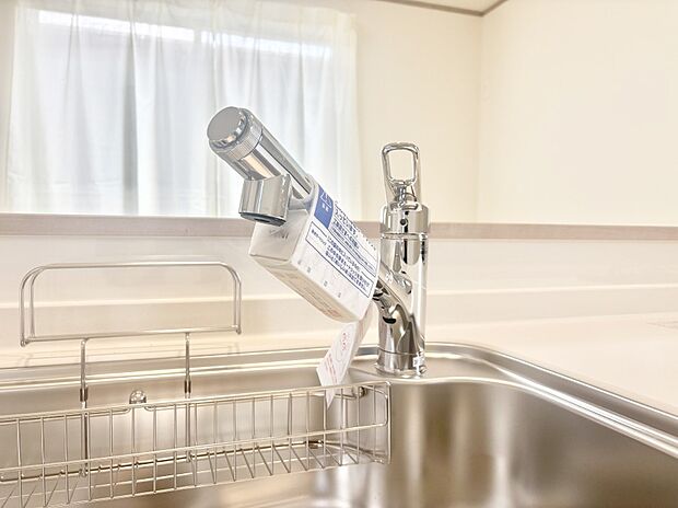 いつでも清潔なおいしいお水を。一つの水栓で水道水と浄水を使い分け。