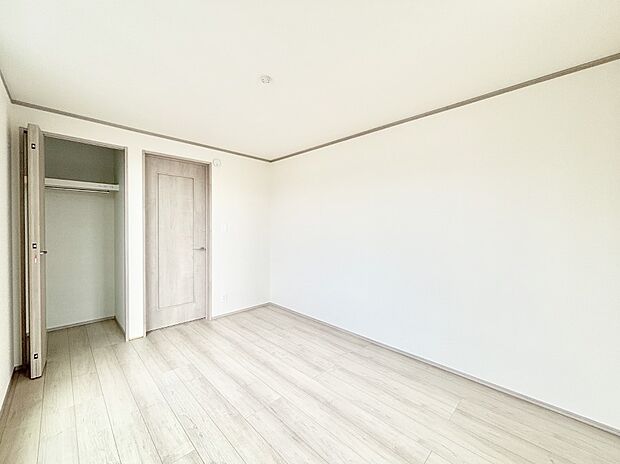 収納が充実しているので、居住スペースを広く使えます。 