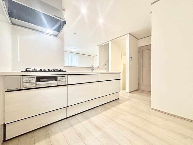 ゆとりあるキッチンではご家族と楽しくお料理ができます。