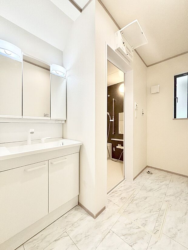 広々とゆとりのあるランドリースペース。  