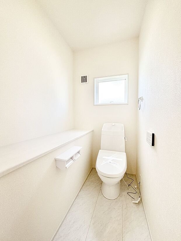 トイレは安心の2箇所！朝のバタバタも一安心です。 