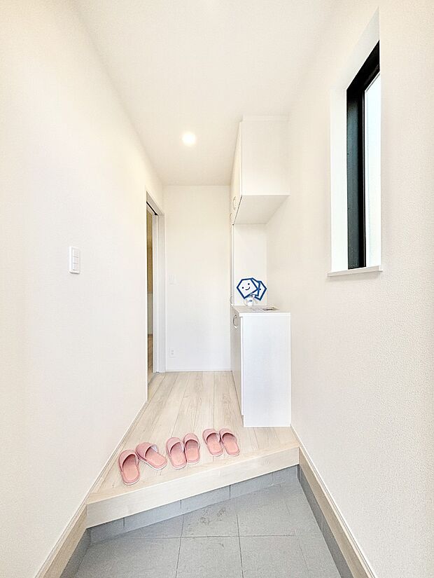 家族の帰宅やお客様をあたたかく迎える玄関