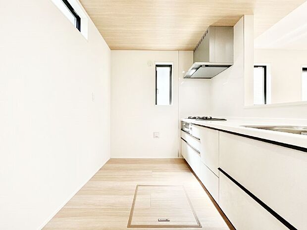 広々とした使い勝手の良いキッチンで日々のお料理も楽しくなりそう