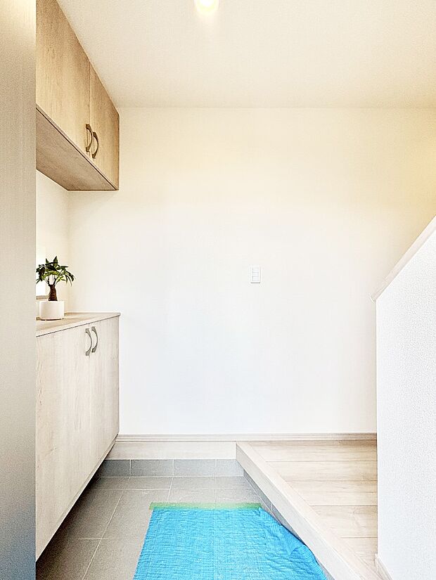 家族の帰宅やお客様をあたたかく迎える玄関