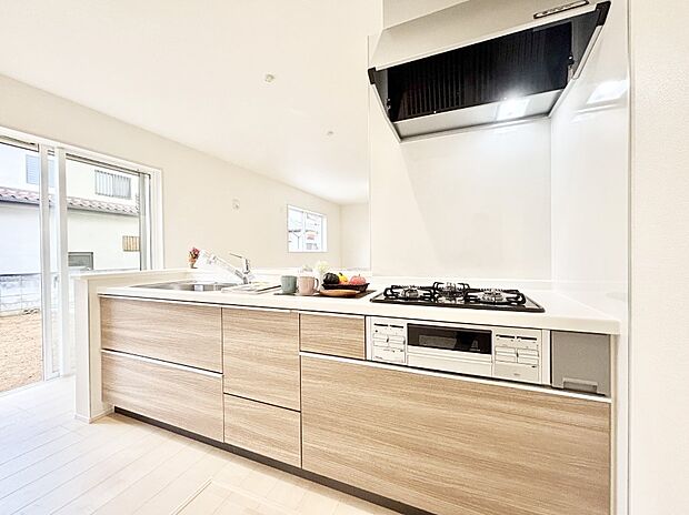 広々とした使い勝手の良いキッチンで日々のお料理も楽しくなりそう