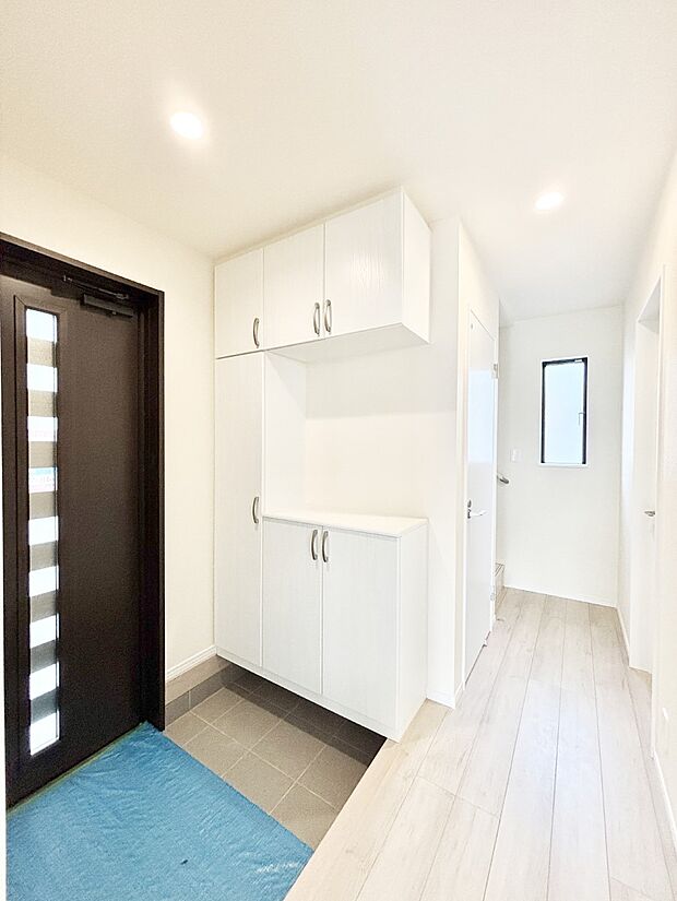 家族の帰宅やお客様をあたたかく迎える玄関