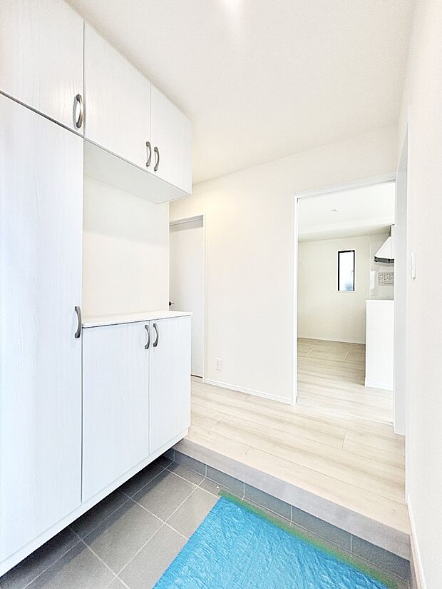 家族の帰宅やお客様をあたたかく迎える玄関