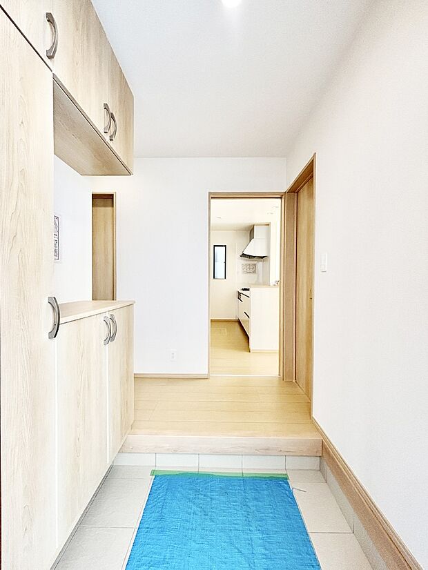 家族の帰宅やお客様をあたたかく迎える玄関