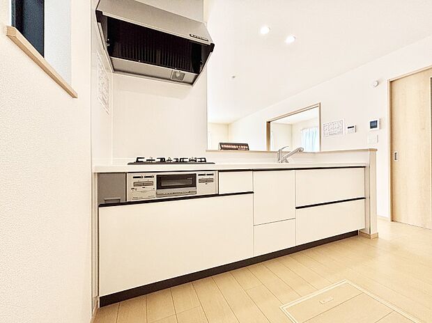 広々とした使い勝手の良いキッチンで日々のお料理も楽しくなりそう