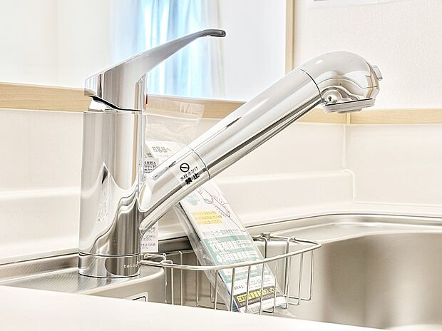 いつでも清潔なおいしいお水を。一つの水栓で水道水と浄水を使い分け。