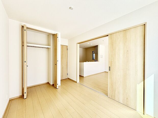 爽やかな日差しがお部屋全体を優しく包み込んでくれます