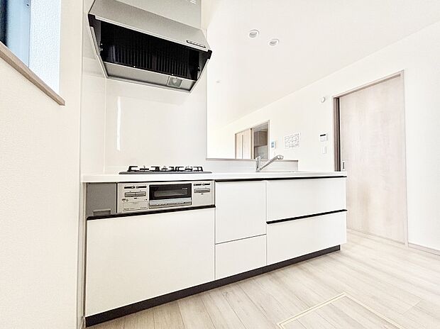 広々とした使い勝手の良いキッチンで日々のお料理も楽しくなりそう