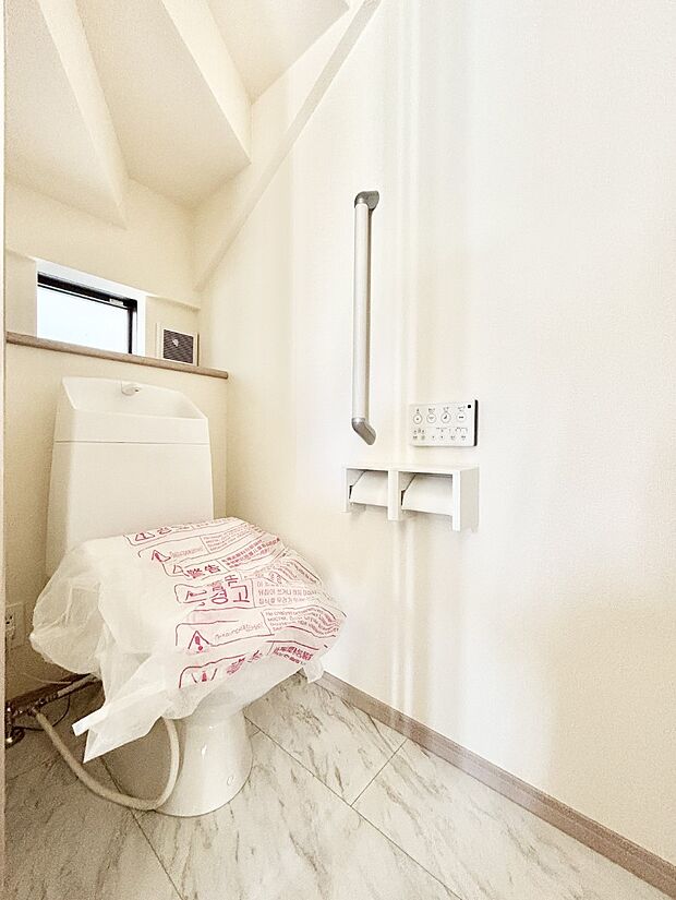 トイレは温水洗浄機能付き