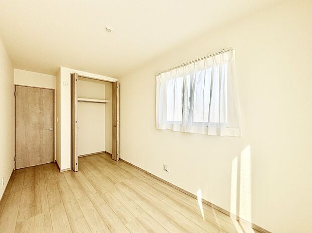 全居室2面採光＆クローゼット付きです