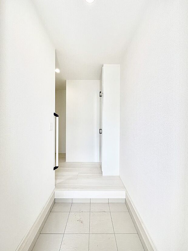 いつもきれいにしておきたい玄関ですね。