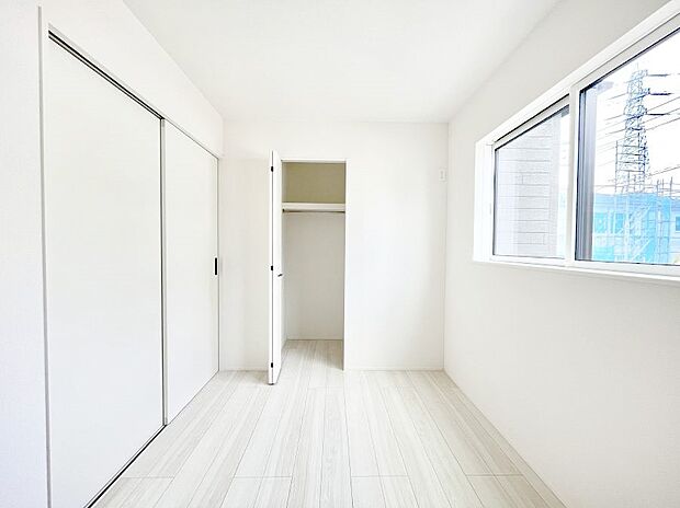 日当たりのいいお部屋は気持ちがいいですね。