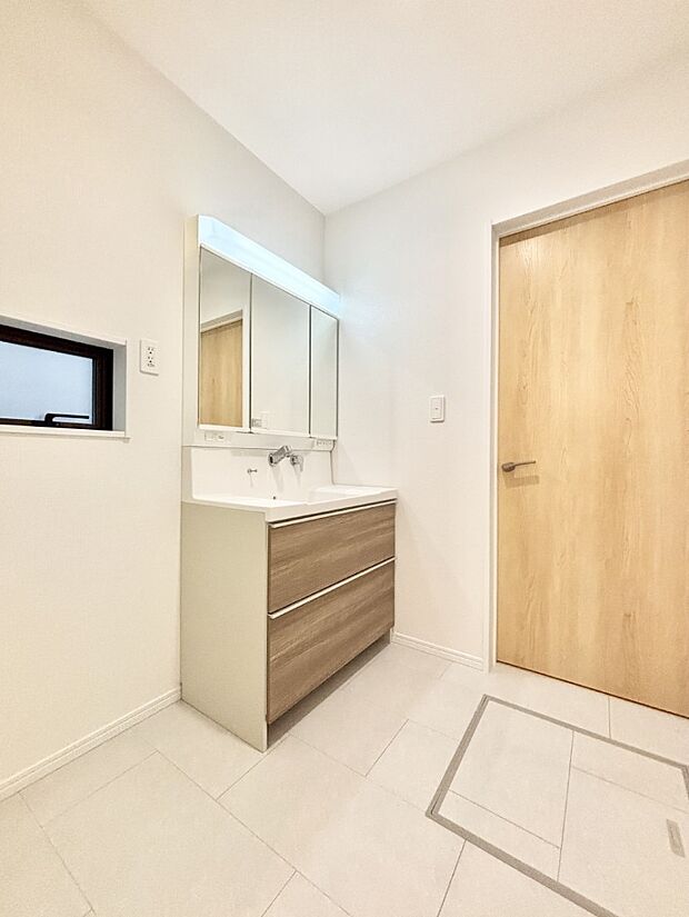 ゆとりのあるランドリースペース。