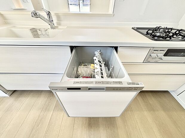 面倒なお片づけは食洗機にお任せ！家事の負担が減って、時間にも気持ちにもゆとりができます。