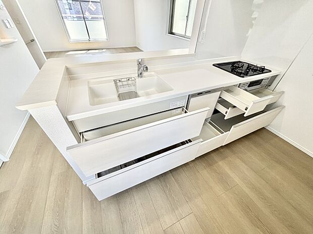 使いやすさを優先したスライド式収納タイプ!