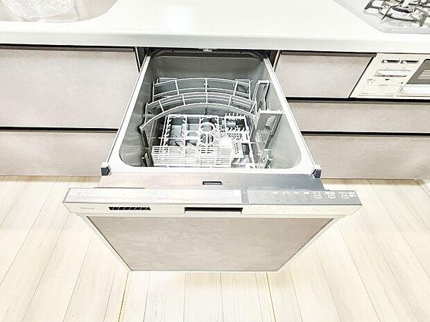 面倒なお片づけは食洗機にお任せ！家事の負担が減って、時間にも気持ちにもゆとりができます。