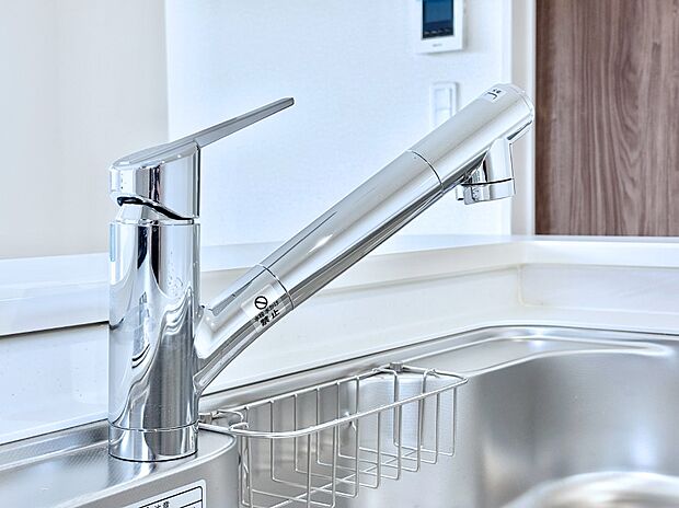 いつでも清潔なおいしいお水を。一つの水栓で水道水と浄水を使い分け。