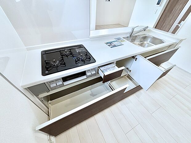 使いやすさを優先したスライド式収納タイプ!