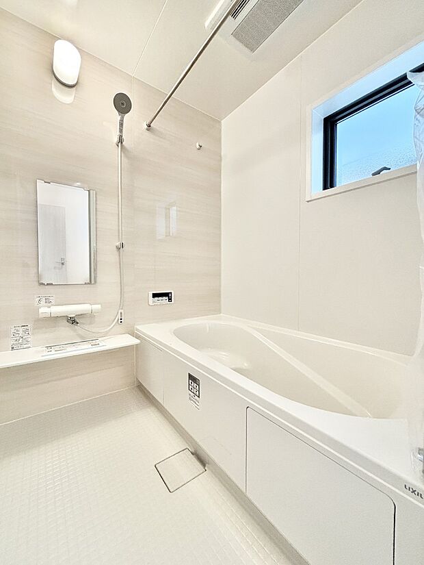 落ち着いた雰囲気でゆっくりお寛ぎいただけるバスルーム