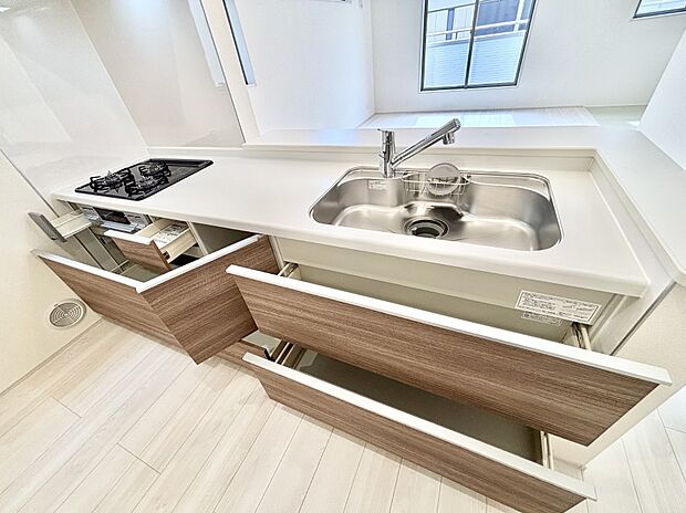 使いやすさを優先したスライド式収納タイプ！