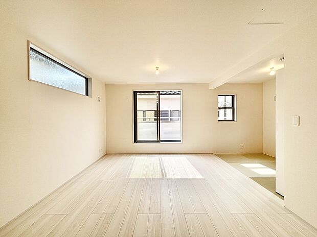 家族の笑顔が自然と生まれてくる、そんな雰囲気のダイニングに仕上がっています