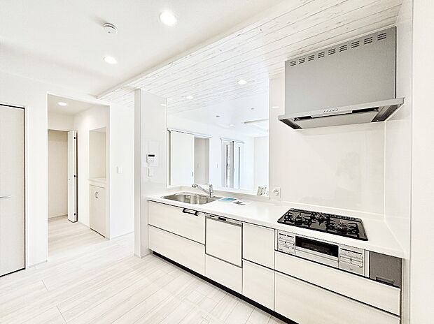 ゆとりあるキッチンではご家族と楽しくお料理ができます。