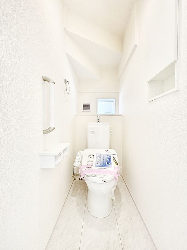 トイレは安心の2箇所！朝のバタバタも一安心です。 