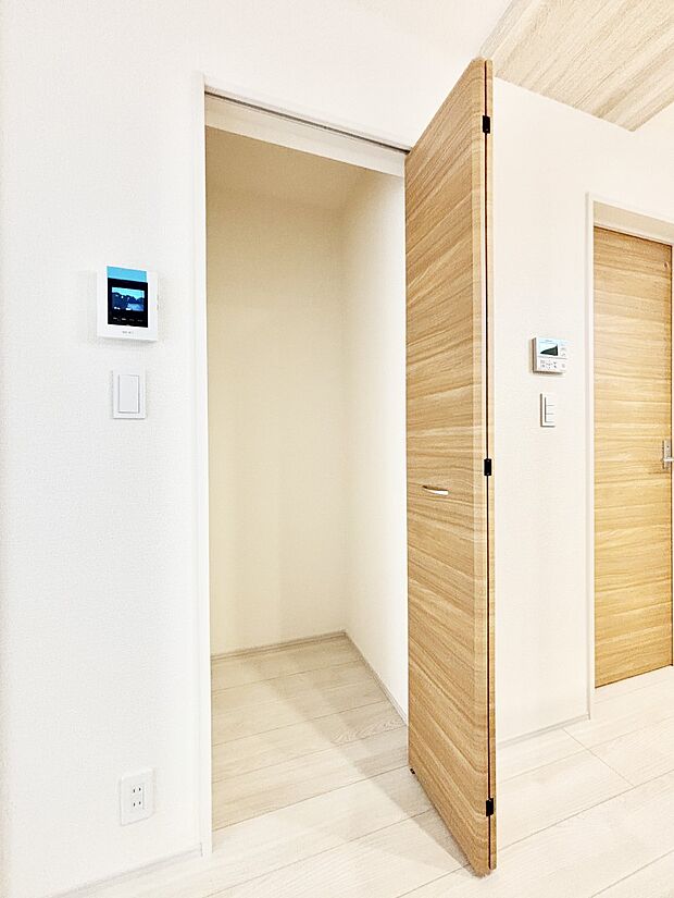 物が多くなりがちなリビングにうれしい収納