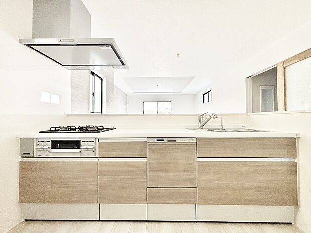 リビングで遊ぶお子様を見守りながらお料理ができる対面キッチン