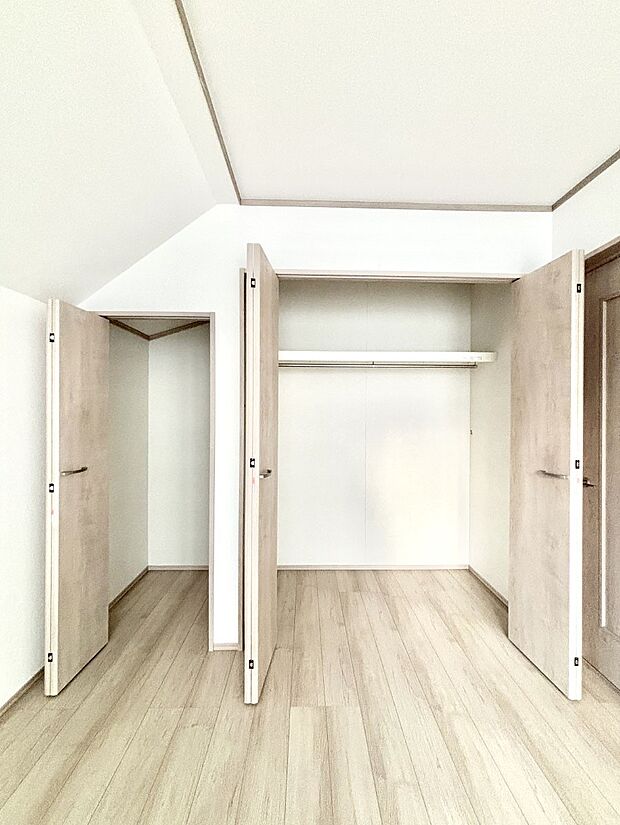 たっぷりの収納スペースで快適に暮らせそう