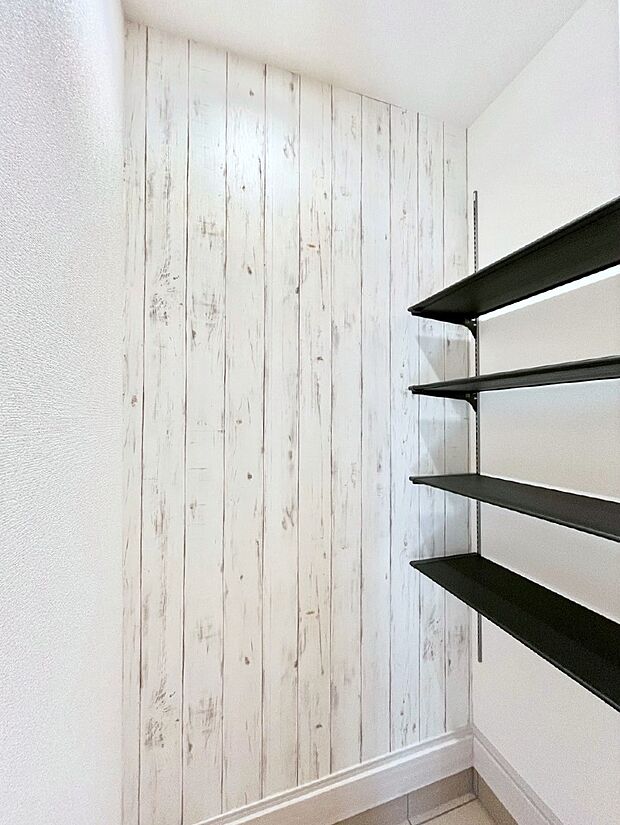 シューズインクローク付きの玄関。家族全員の靴や雨具などすっきり収納できます。