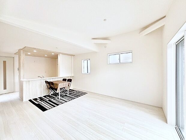 住む方の個性が引き出される、インテリアを考えるのが楽しみなリビングです！ 