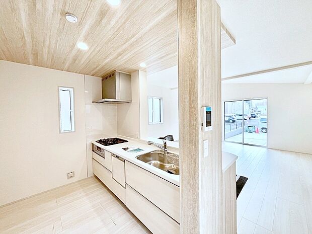 料理をしながらご家族との会話を楽しめる対面カウンターキッチン