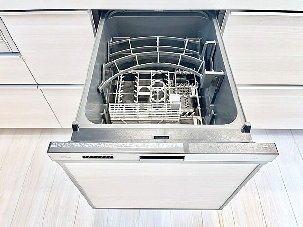 面倒なお片づけは食洗機にお任せ！家事の負担が減って、時間にも気持ちにもゆとりができます。